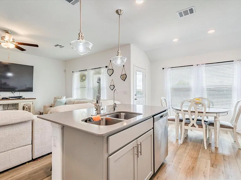 389 Salt Springs Rd — Photo 15
