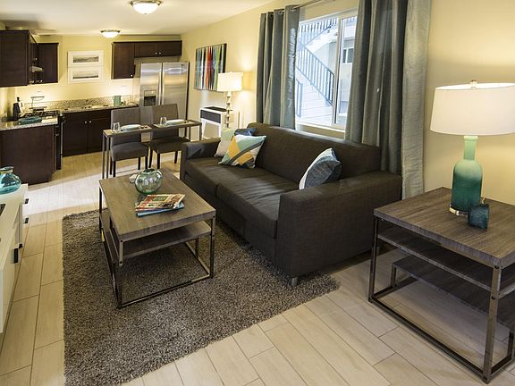 4th image of 3856 S Normandie Ave #1