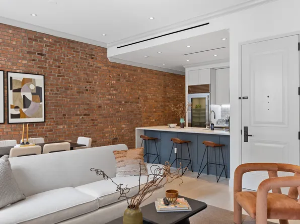 808 Lexington Avenue image 14 of 32