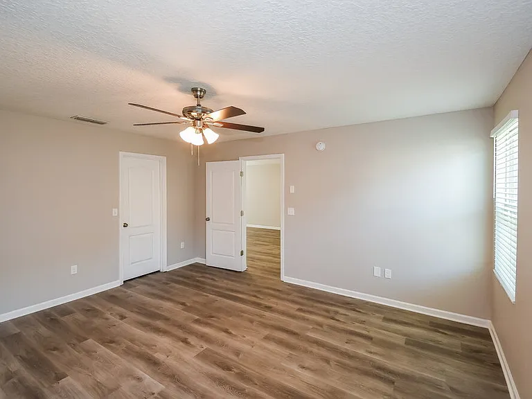 1403 Creek Point Blvd — Photo 10