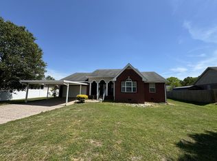 1011 Shirley Dr, Lebanon, TN 37087