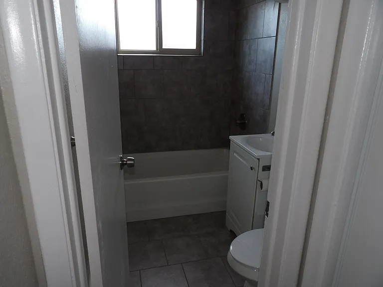 1435 Kingston St #6 — Photo 6