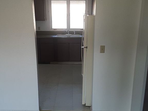 3rd image of 31 Larkspur Dr #C