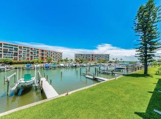 12548 Capri Cir N, Treasure Island, FL 33706