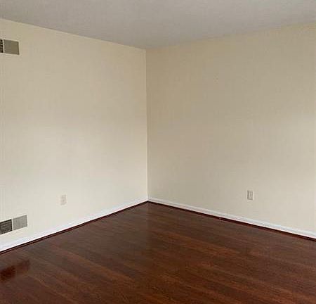 2nd image of 110 Dogwood Ct