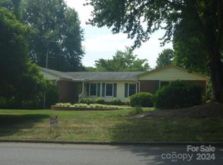 804 Crescent Dr, Cherryville, NC 28021