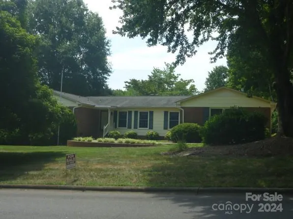 804 Crescent Dr, Cherryville, NC 28021