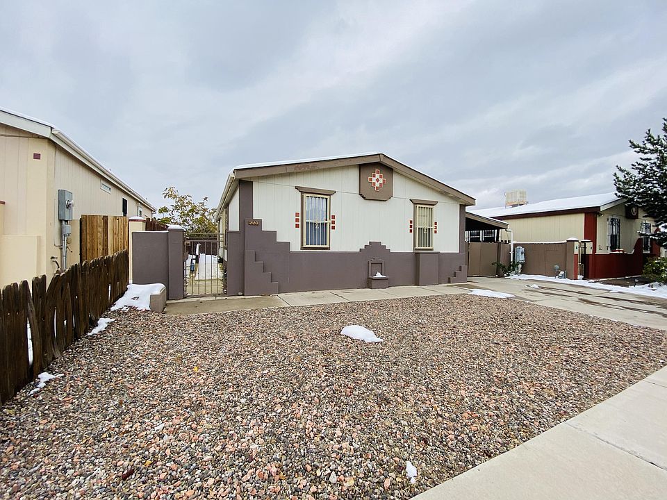 1st image of 220 Westcourt Pl NW