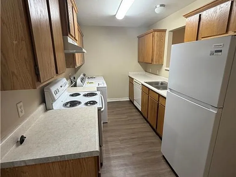 231-233 Graystone Cir — Photo 4