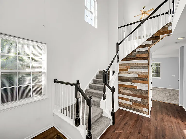 1252 Townes Cir — Photo 4