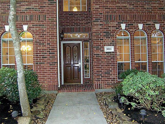 3rd image of 3011 Poplar Valley Way