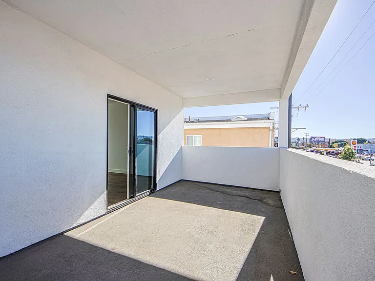 6421 Troost Ave — Photo 24
