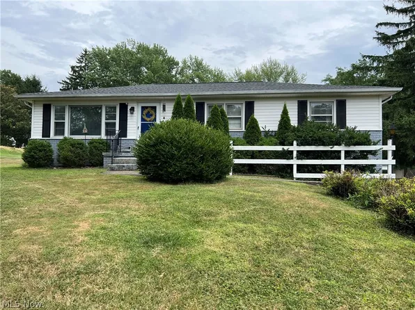 3152 Dresden Rd, Zanesville, OH 43701