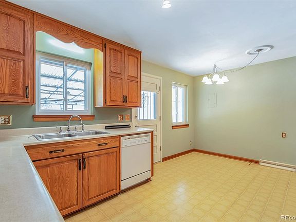 4th image of 5681 E Gunnison Pl