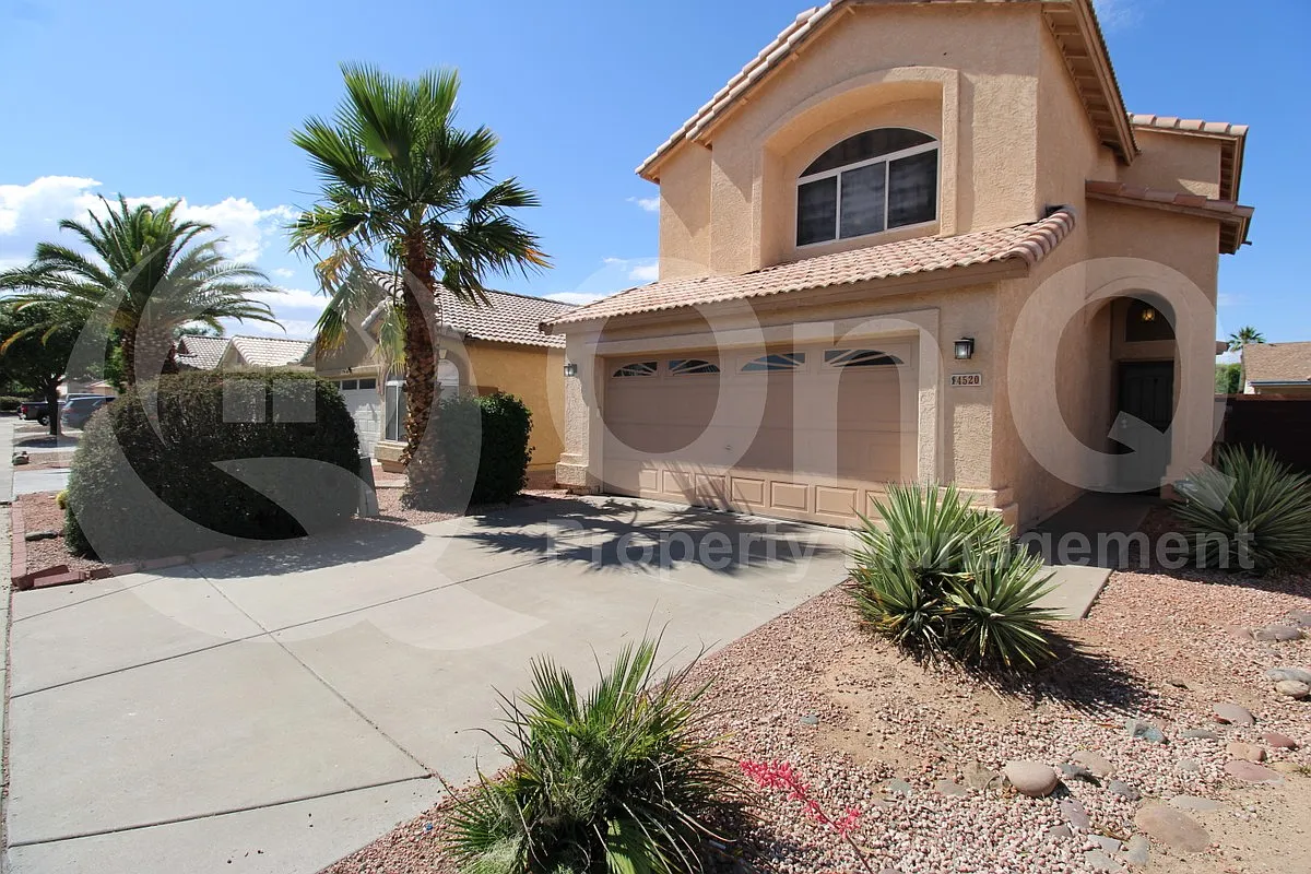 3 bed, 2.5 bath, 1601 sqft, $2,399 — Photo 2