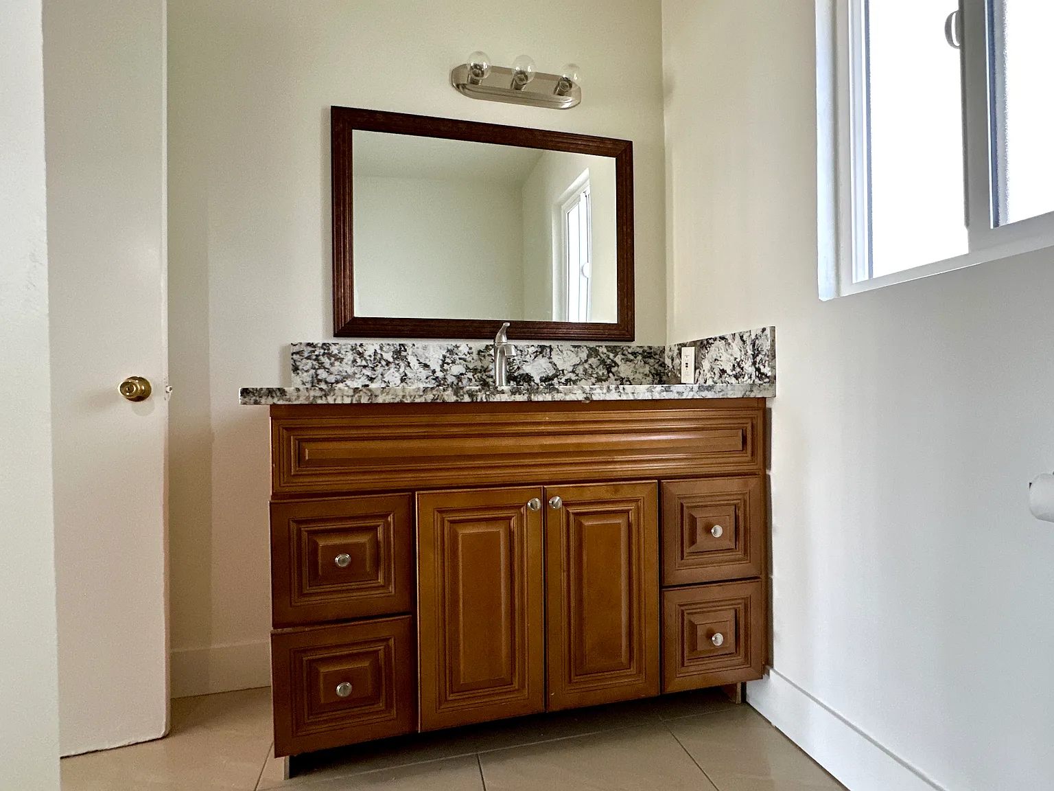 1 bed, $1,375 — Photo 4