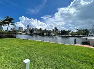 301 Golden Isles Dr APT 101, Hallandale, FL 33009