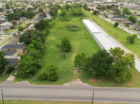 909 E Saint Bernard Hwy, Chalmette, LA 70043