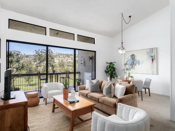 2564 Navarra Dr Unit 202, Carlsbad, CA 92009