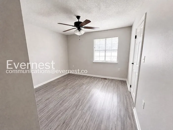 1800 Labette Manor Dr #7 — Photo 12