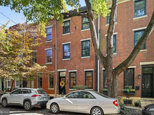 715 S Warnock St, Philadelphia, PA 19147