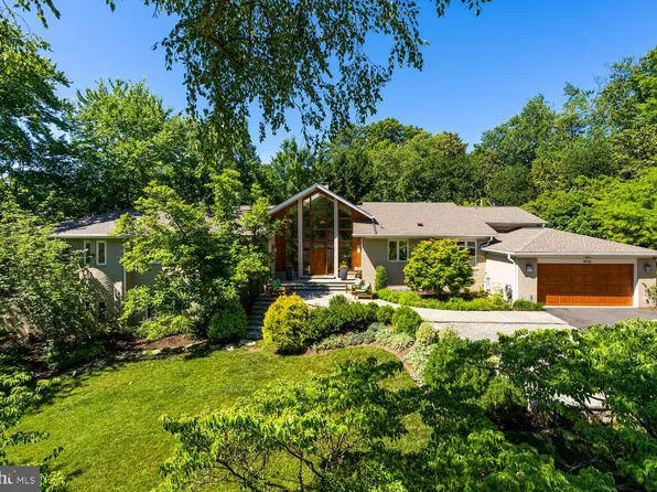 1406 Coventry Ln, Alexandria, VA 22304