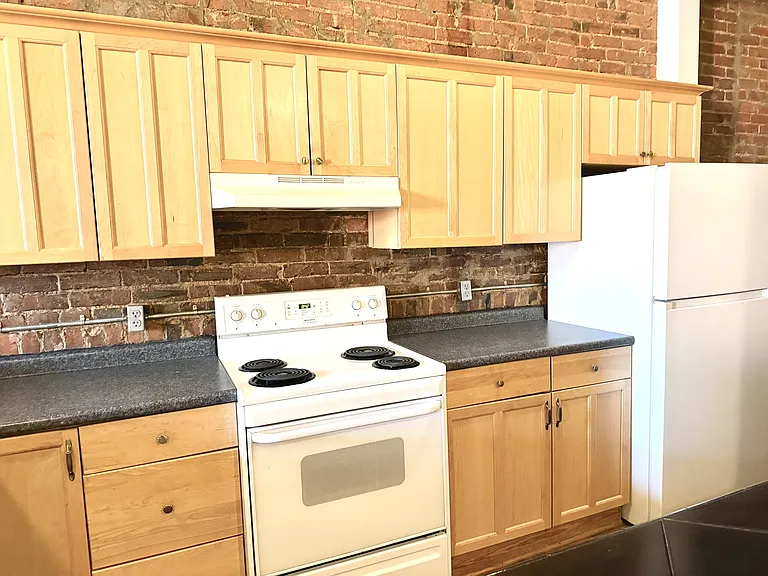 126 W Main St #B — Photo 3