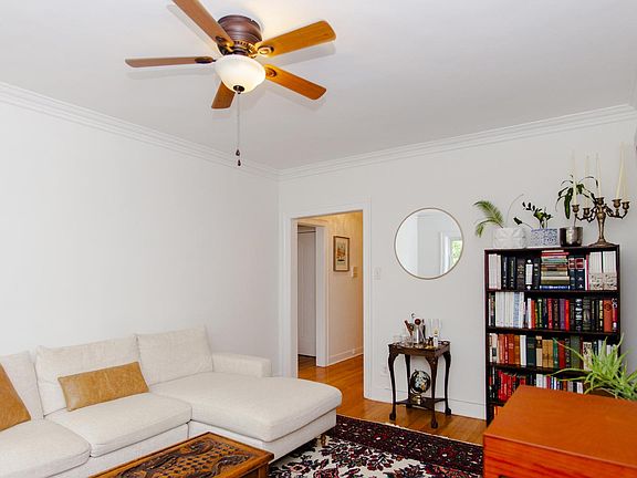 3rd image of 6454 N Damen Ave APT 3