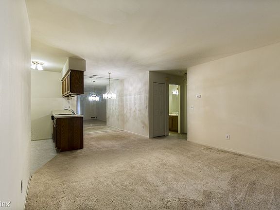 5th image of 16394 Clarkson Dr
