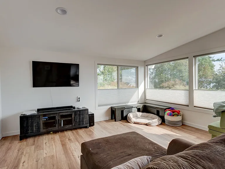 1286 Rainier Ln — Photo 11