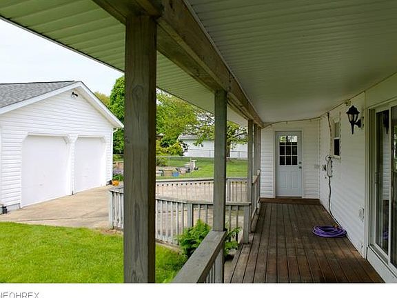 4th image of 3691 Curtis St