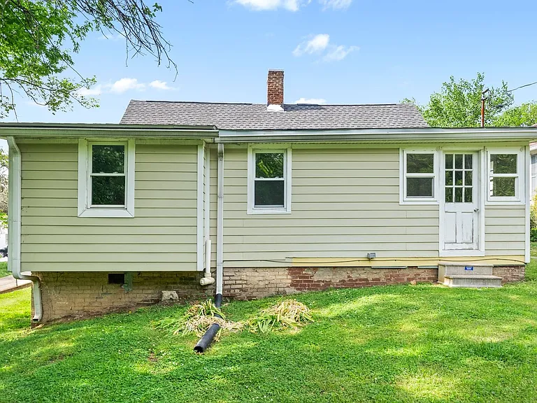 232 Georgia Ave — Photo 24