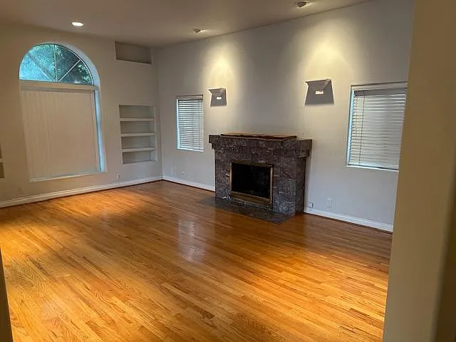 3 bed, 2.5 bath, 2050 sqft, $5,500 — Photo 1