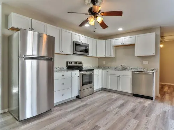 1512 Kings Way, Champaign, IL 61821