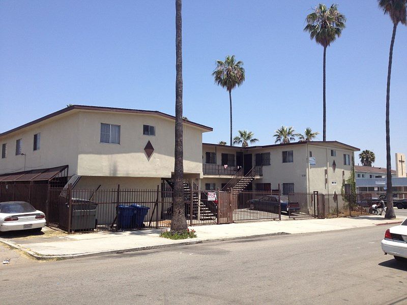 1st image of 1805 W 82nd St APT 6