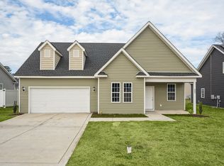 302 W Boney St, Clinton, NC 28328