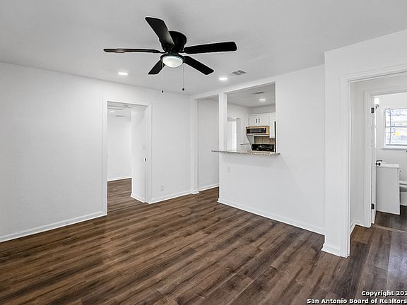 2nd image of 122 Stolnet St