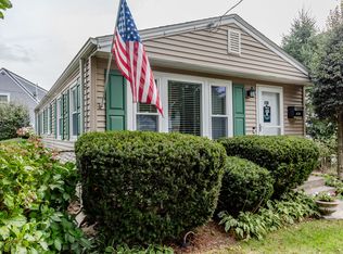 430 Fair St, Warwick, RI 02888