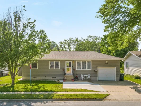 2618 W 9th St, Waterloo, IA 50702