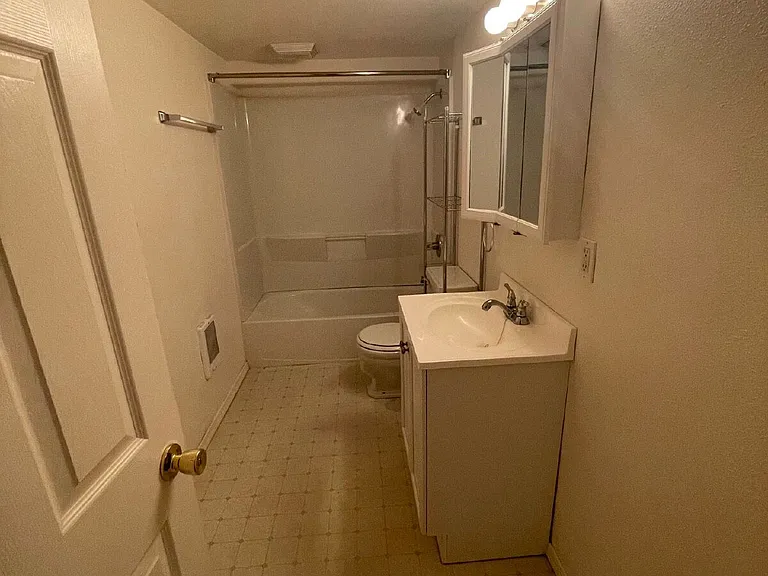 1911 Kincaid St #6 — Photo 12