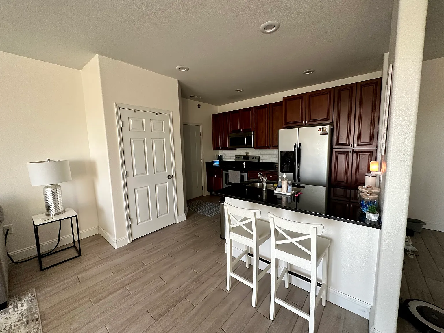 1113 E Lasalle Dr — Photo 3