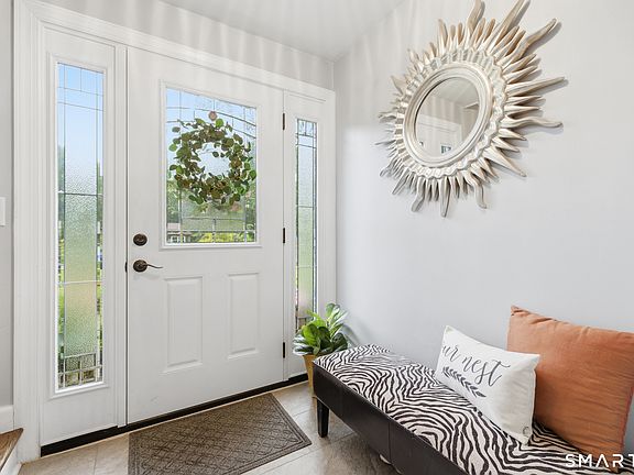 4th image of 32 Whippoorwill Road
