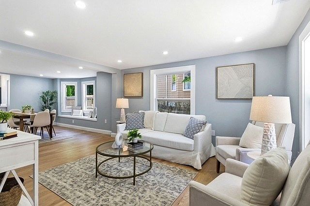 1st image of 6 Eight Linden Rd