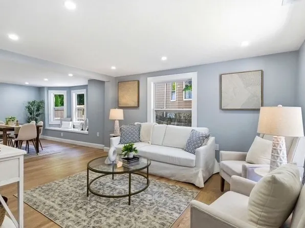 8 Linden Rd #1, Melrose, MA 02176
