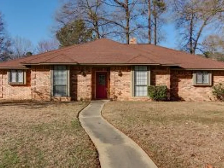 3008 Crestridge Dr — Photo 1