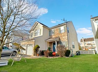 415 Hamilton Dr, Stewartsville, NJ