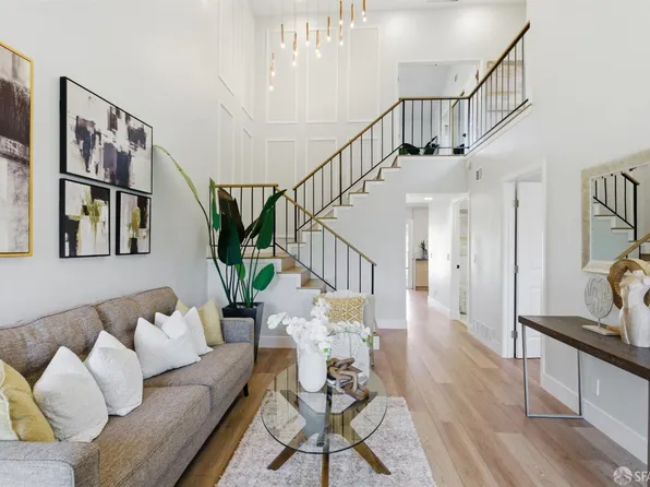 1041 Dove Ln, Foster City, CA 94404