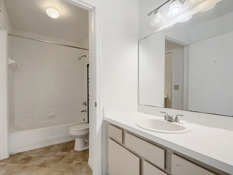 7270 Westpointe Blvd #910 — Photo 21