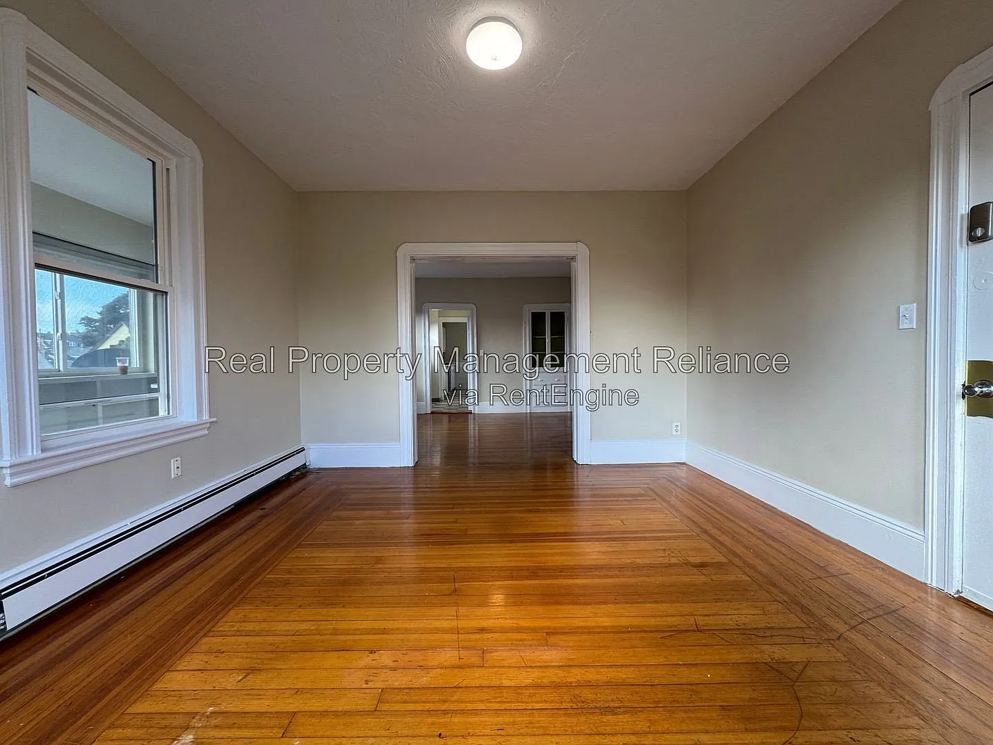 3 bed, 1.0 bath, 1250 sqft, $2,650 — Photo 1