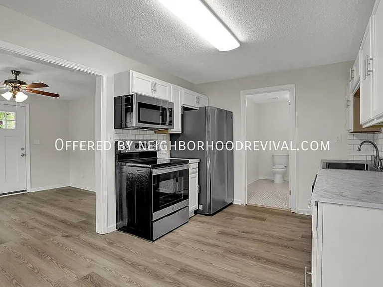 1685 S Goodlett St — Photo 12